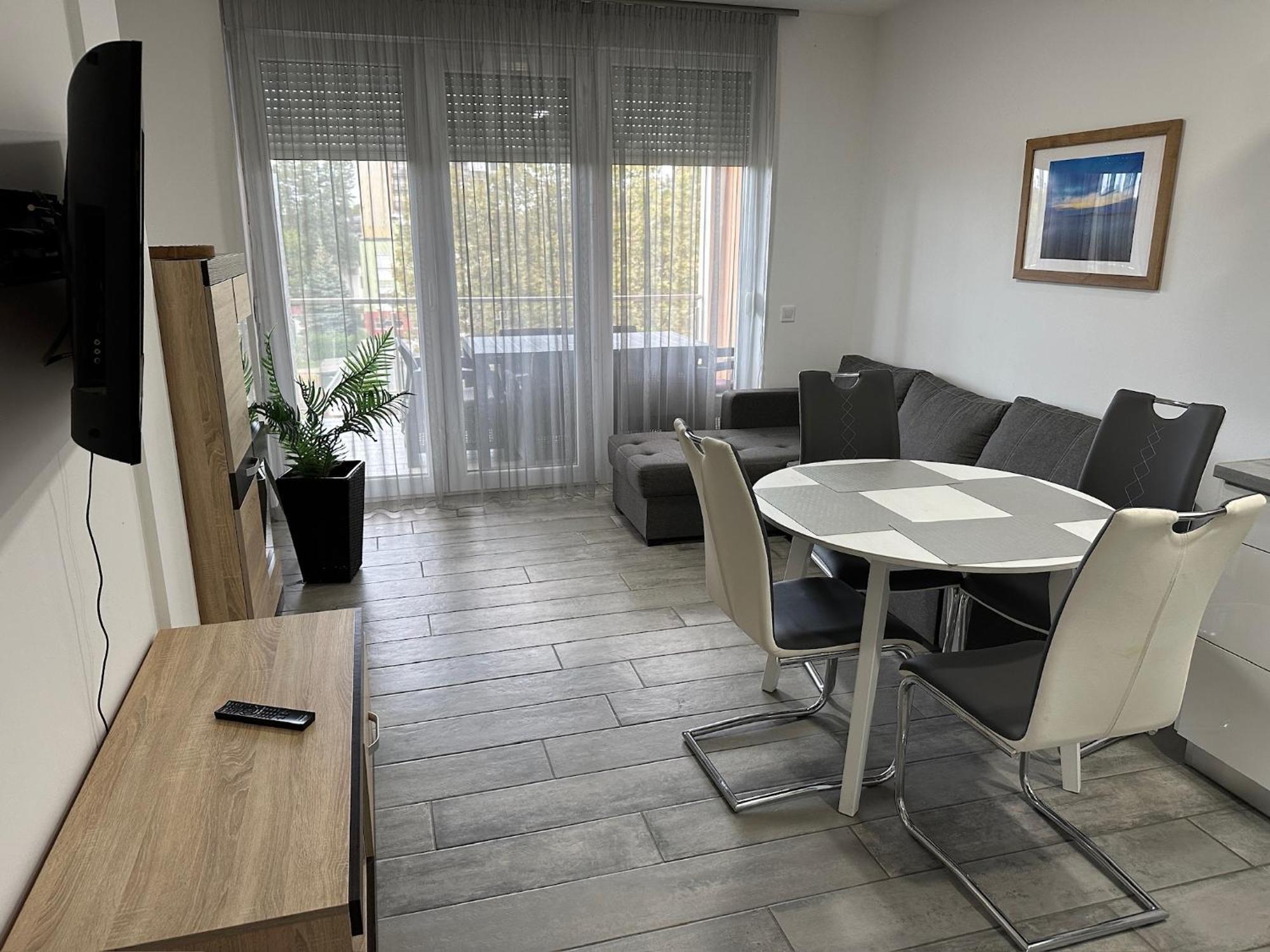 Mifi Apartman Balatonlelle Exteriér fotografie